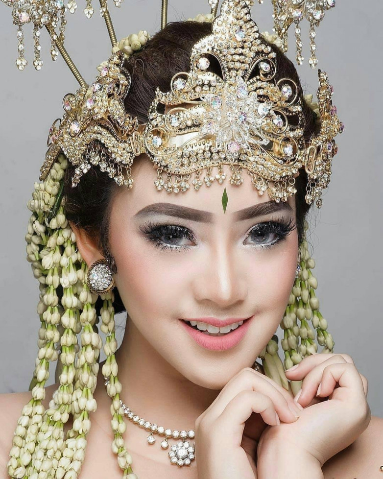 rias pengantin Pal Meriam Jakarta